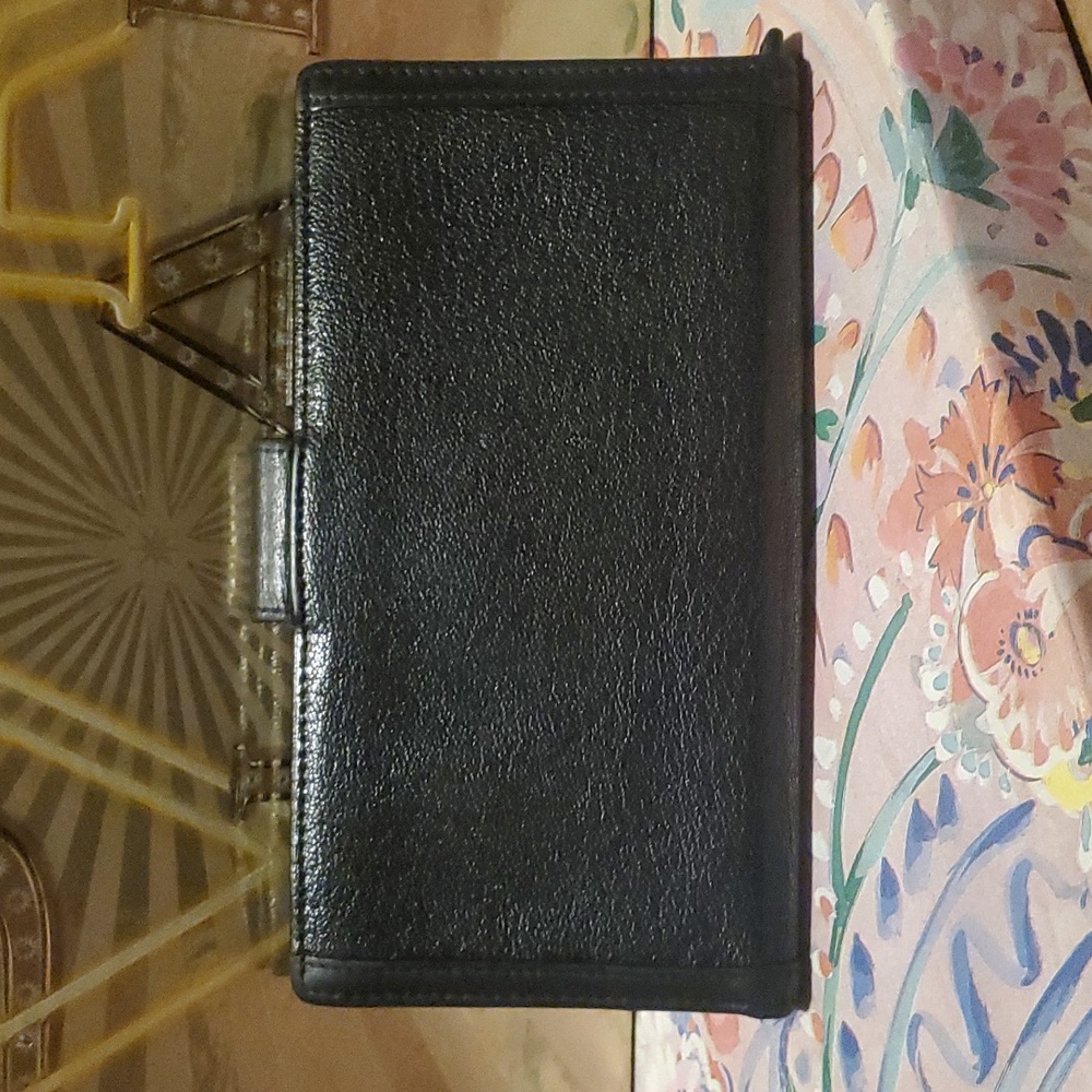 Bvlgari Long Wallet - Picture 2 of 15